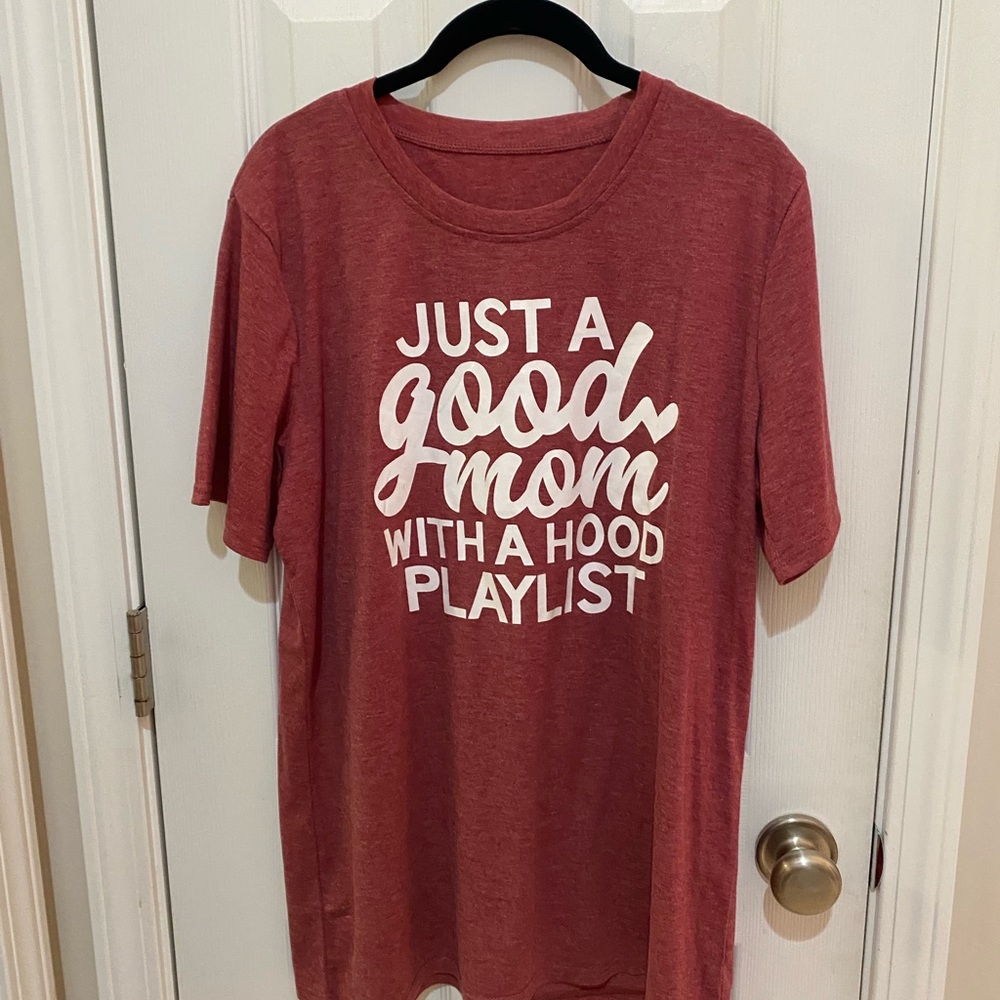 Women’s L Graphic Tee Maroon Red NWOT